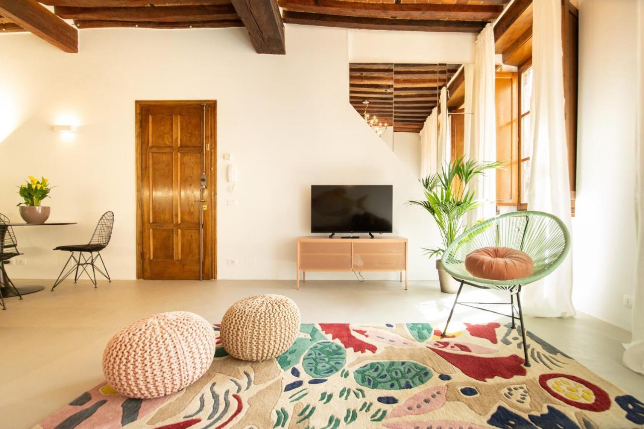 La Corticella Luxury Suite, With Terrace Lucca Eksteriør billede